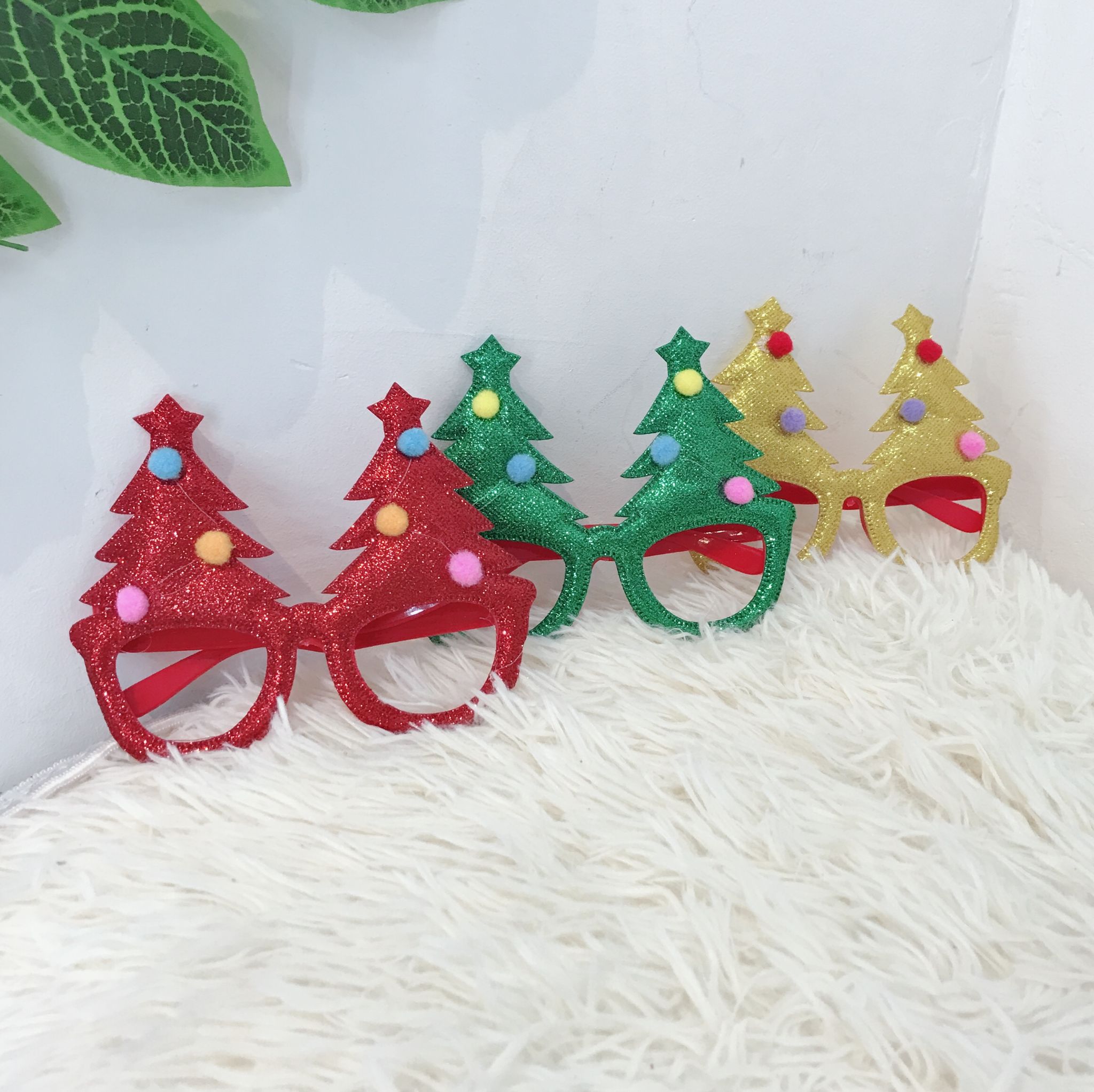 Kính cây thông noel