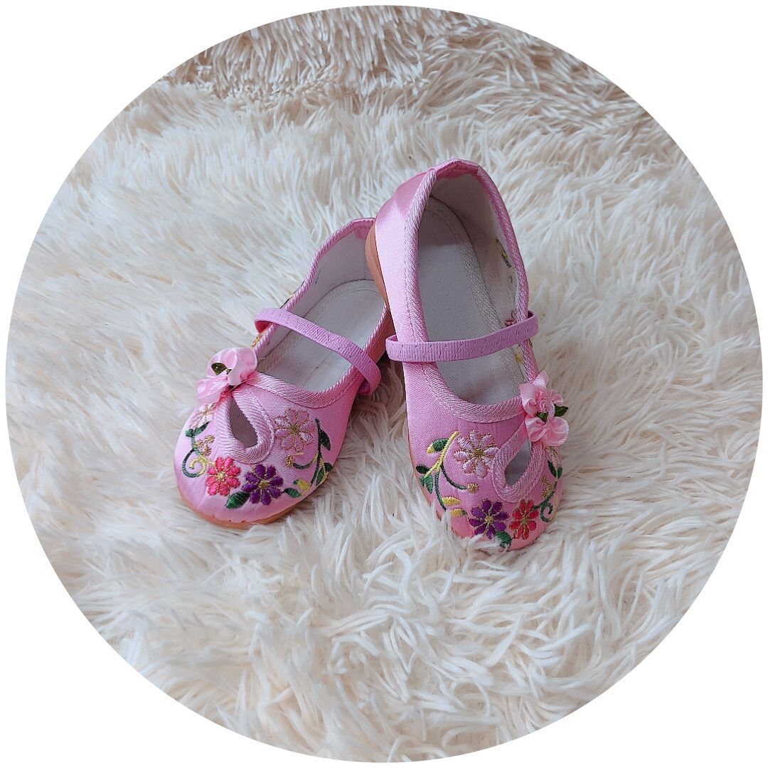 Búp bê vải thêu 81002