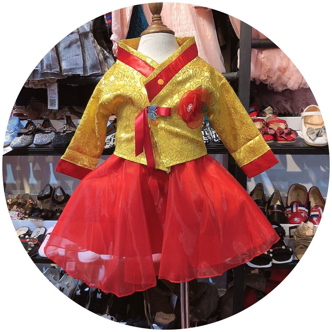 Hanbok 2 chi tiết 2 hoa dây tua