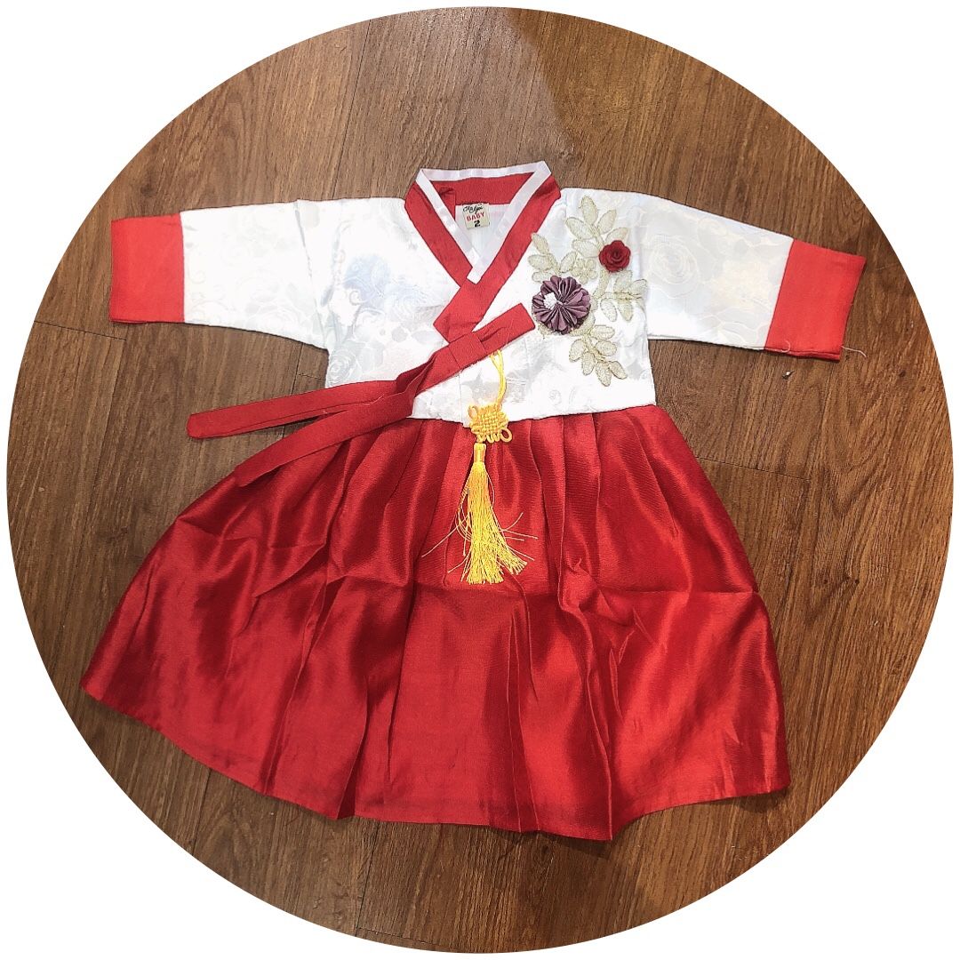 Hanbok thêu hoa kim tuyến