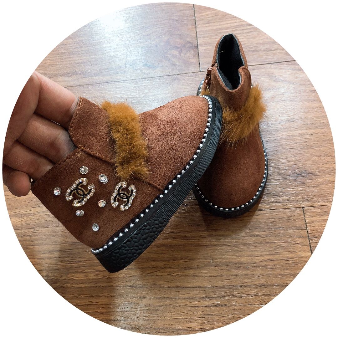 Bốt lông viền đính đá Chanel size 22 - 26