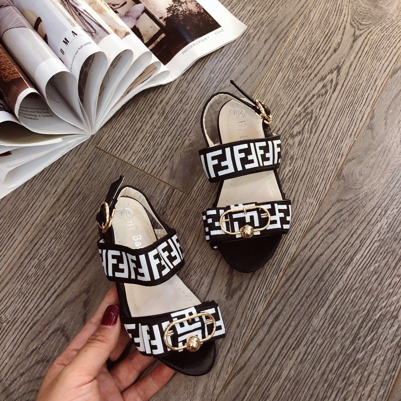 Sandal Fendi 118-20