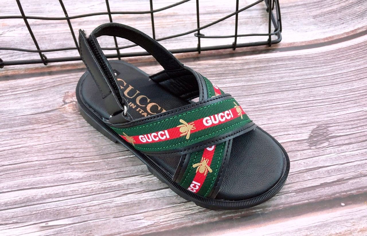 Sandal ong chéo gucci