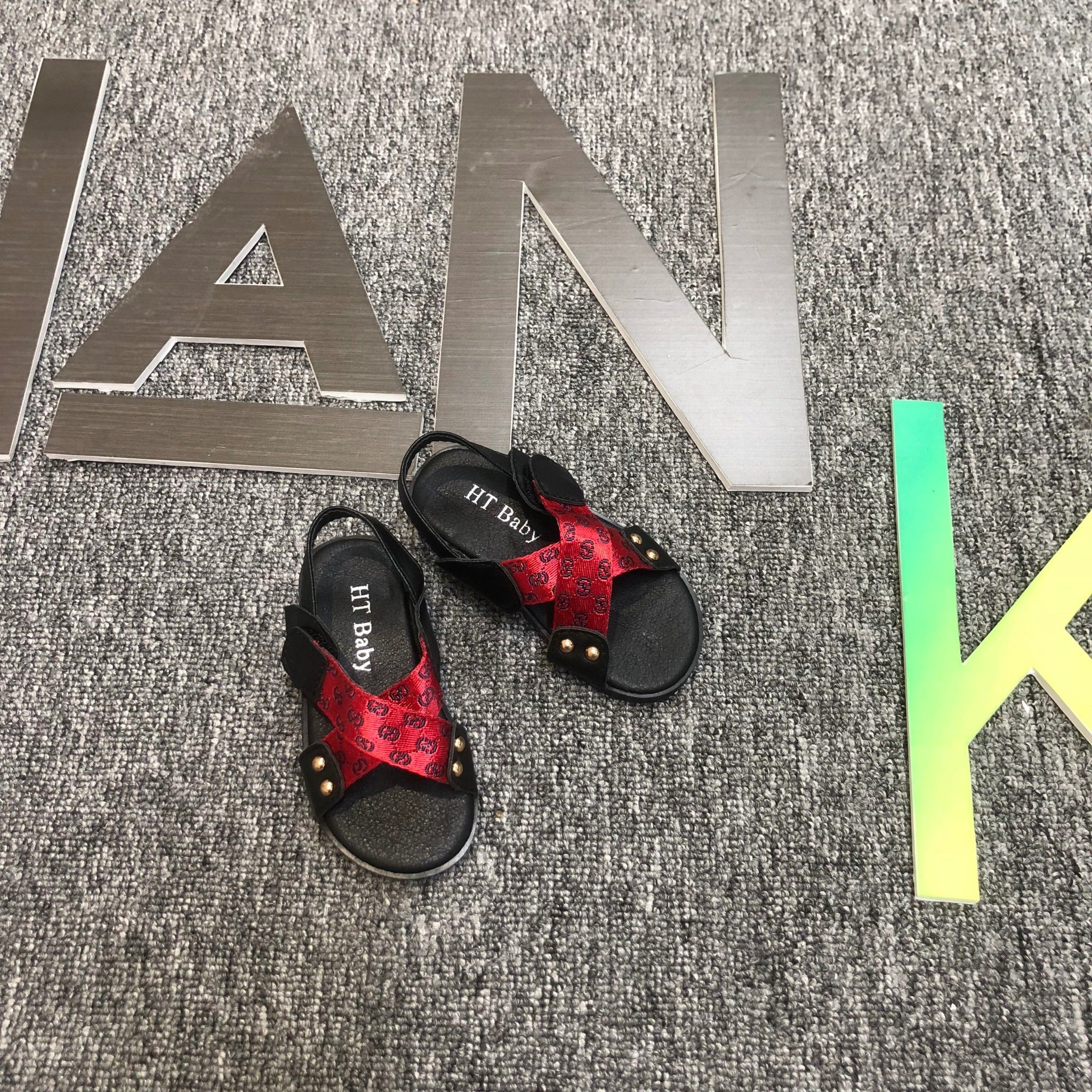 Sandal gucci quai chéo