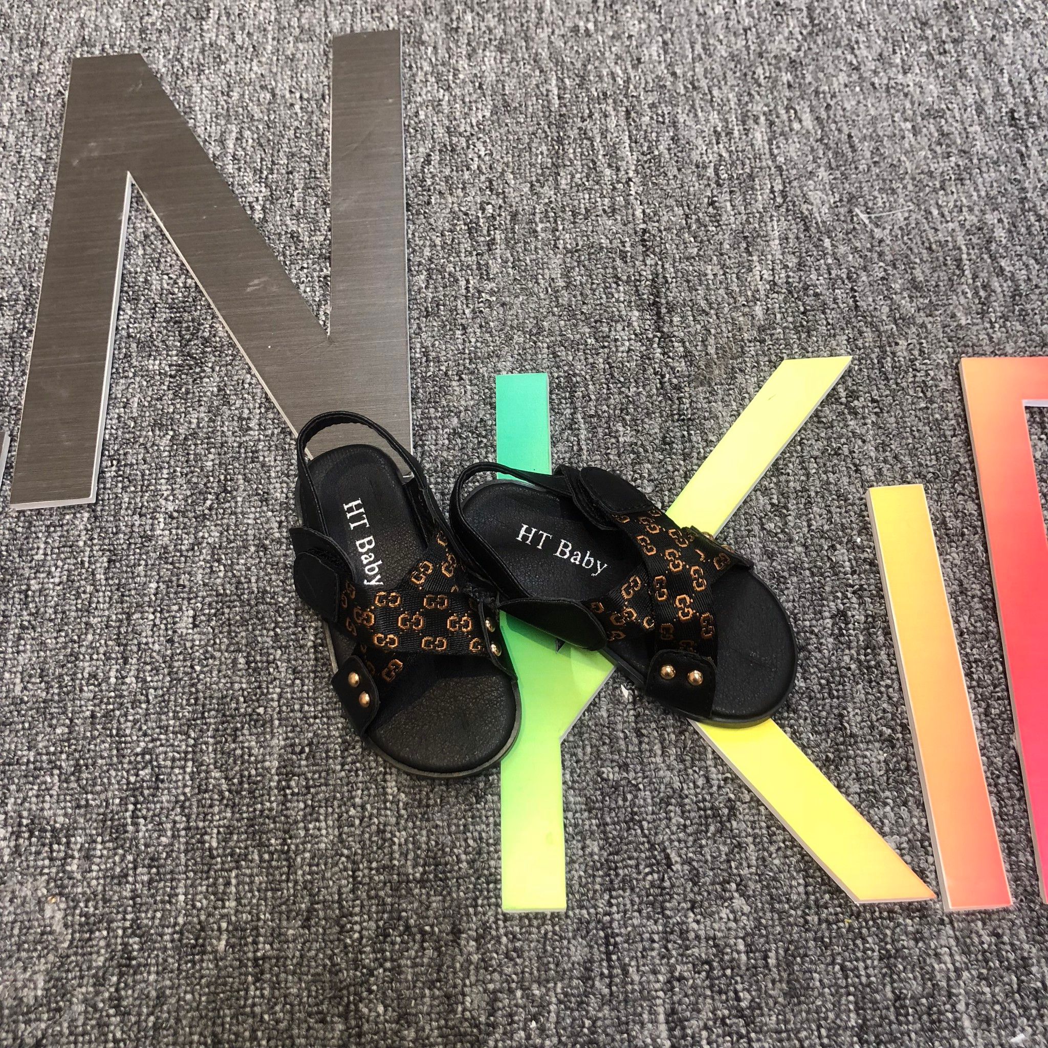Sandal gucci quai chéo