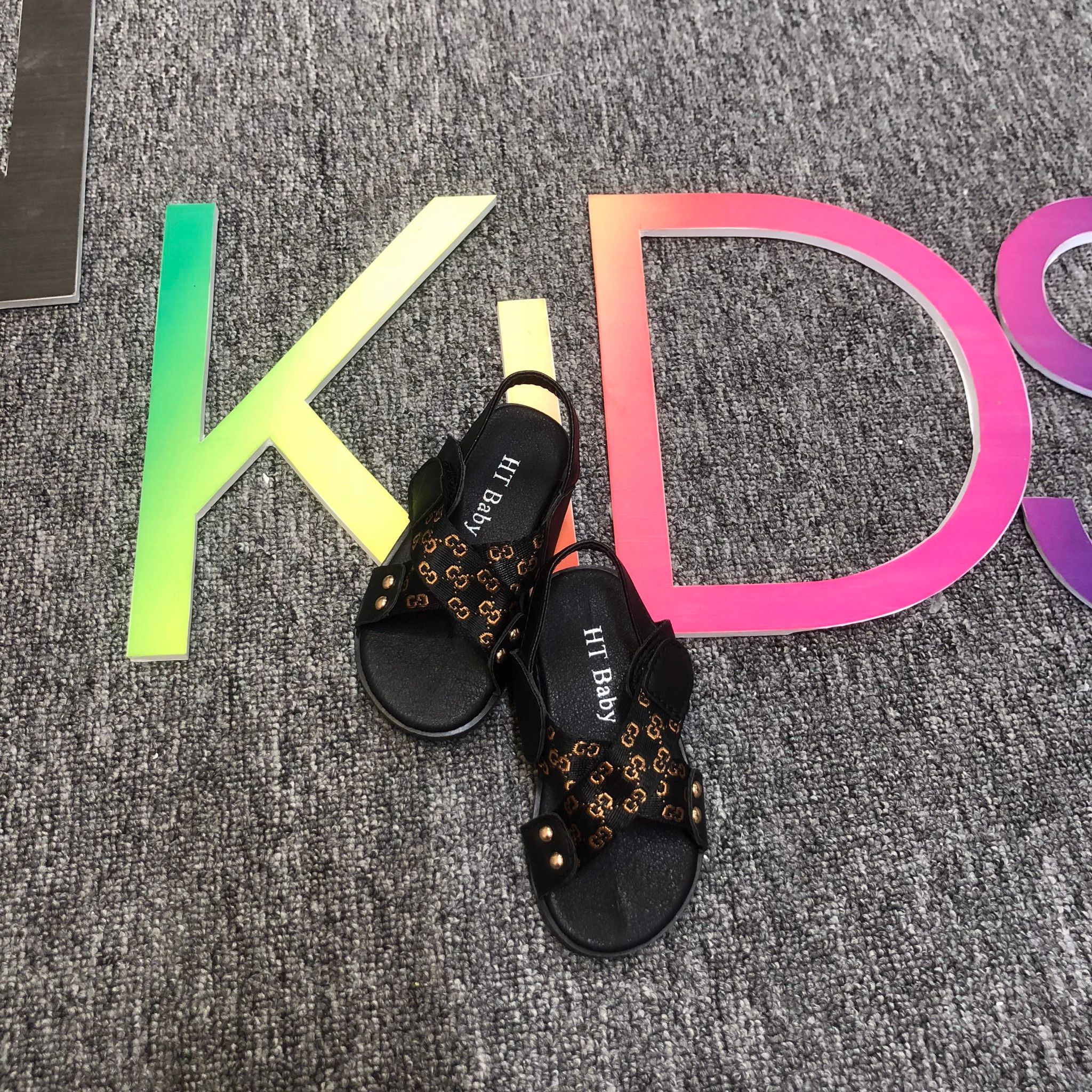 Sandal gucci quai chéo