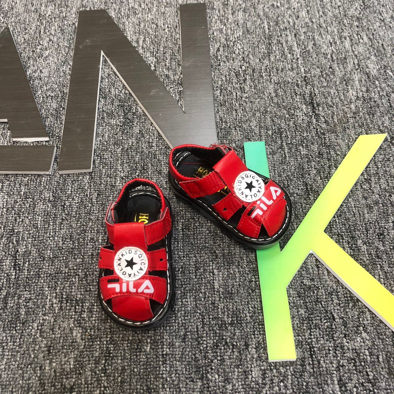 Sandal rọ nhí FILA kèm đế đèn