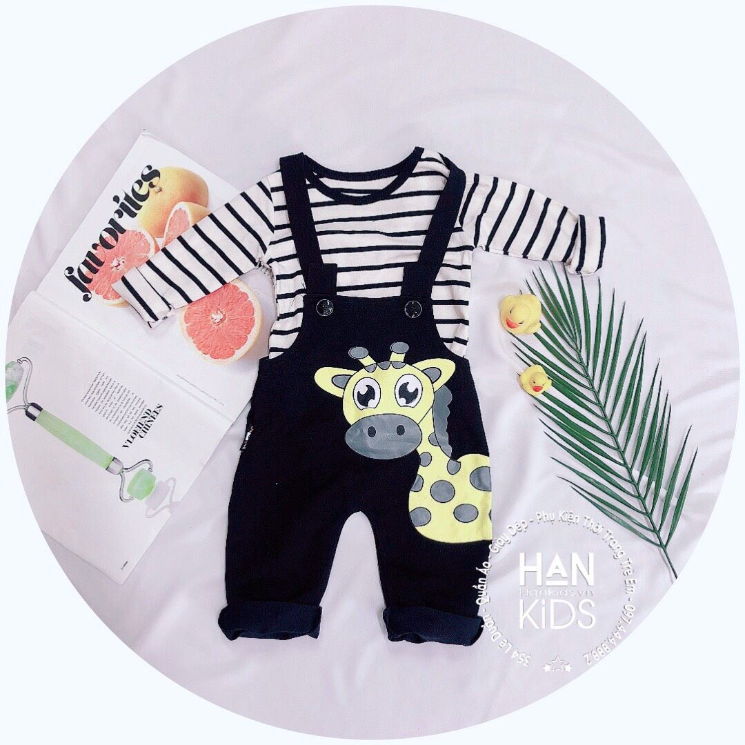 Set yếm hươu cao cổ kèm áo kẻ sọc