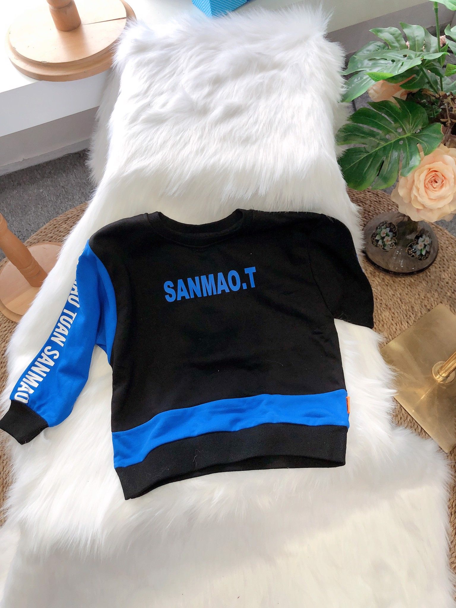 Áo bé trai hoddie đắp tay xanh in chữ Sanmao