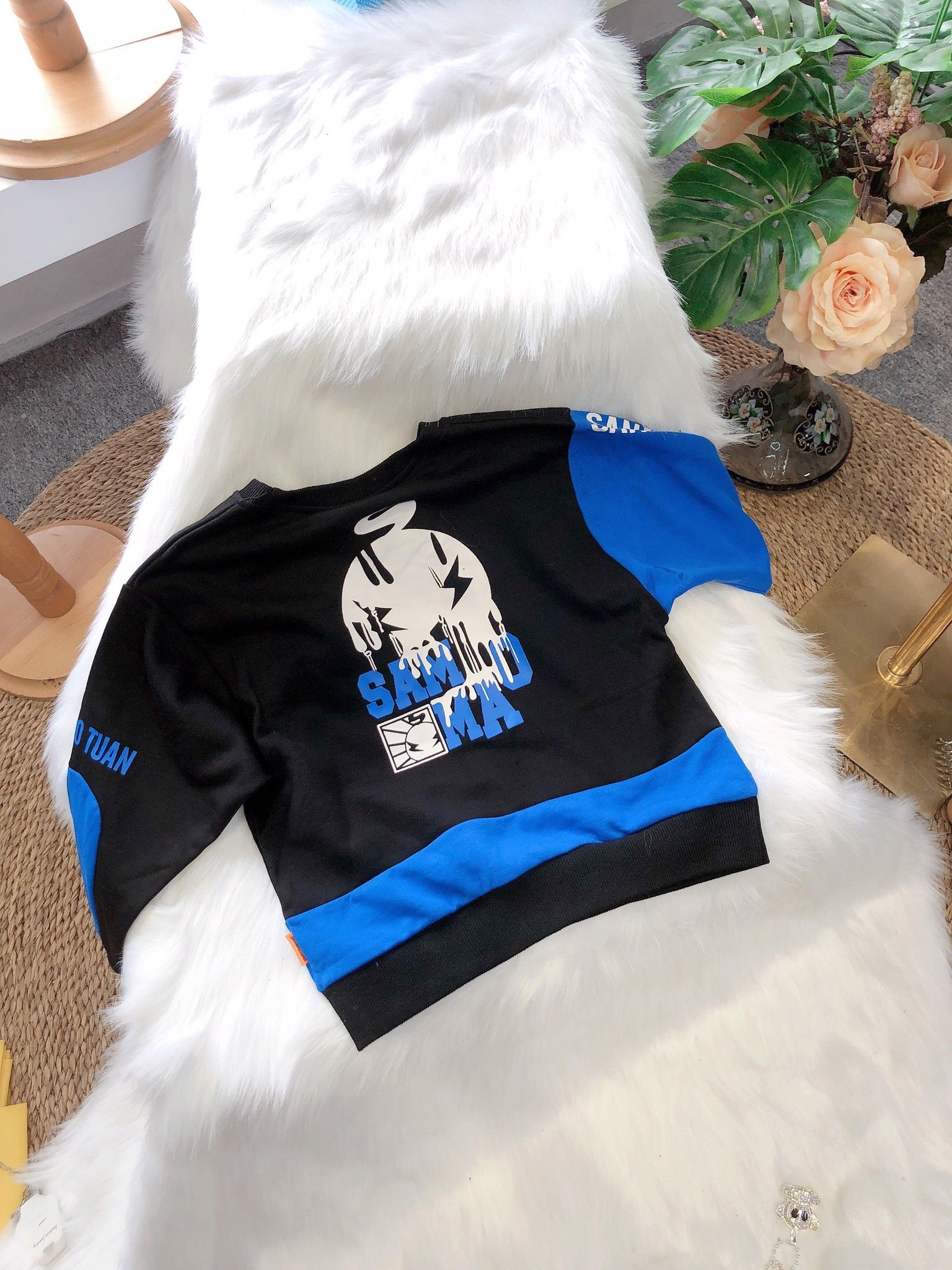 Áo bé trai hoddie đắp tay xanh in chữ Sanmao