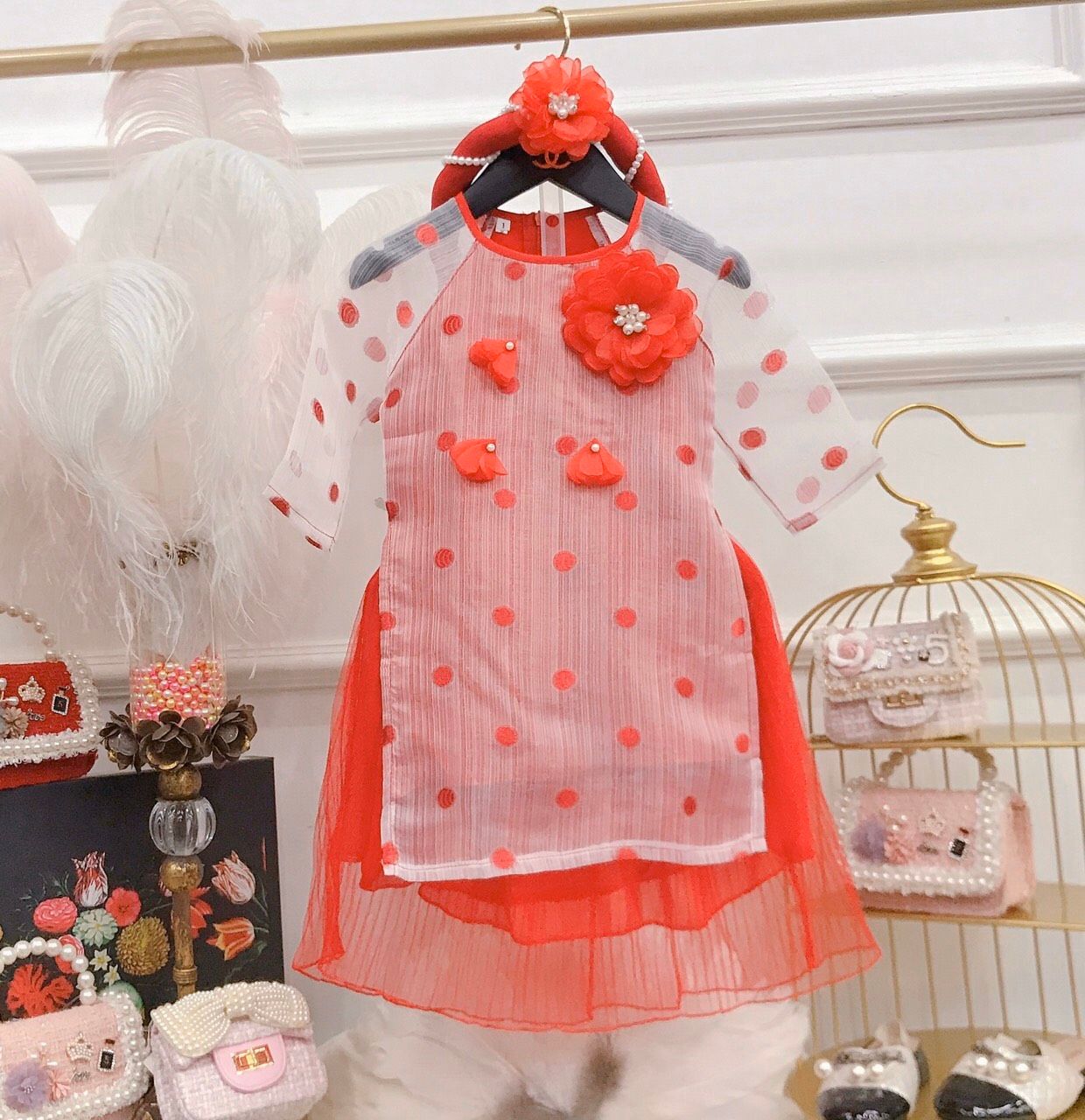 Set áo dài đính hoa von kèm cài đầu