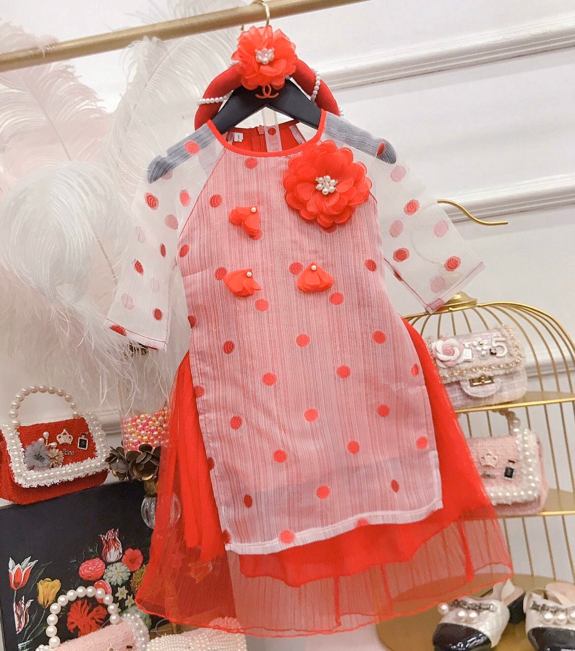Set áo dài đính hoa von kèm cài đầu