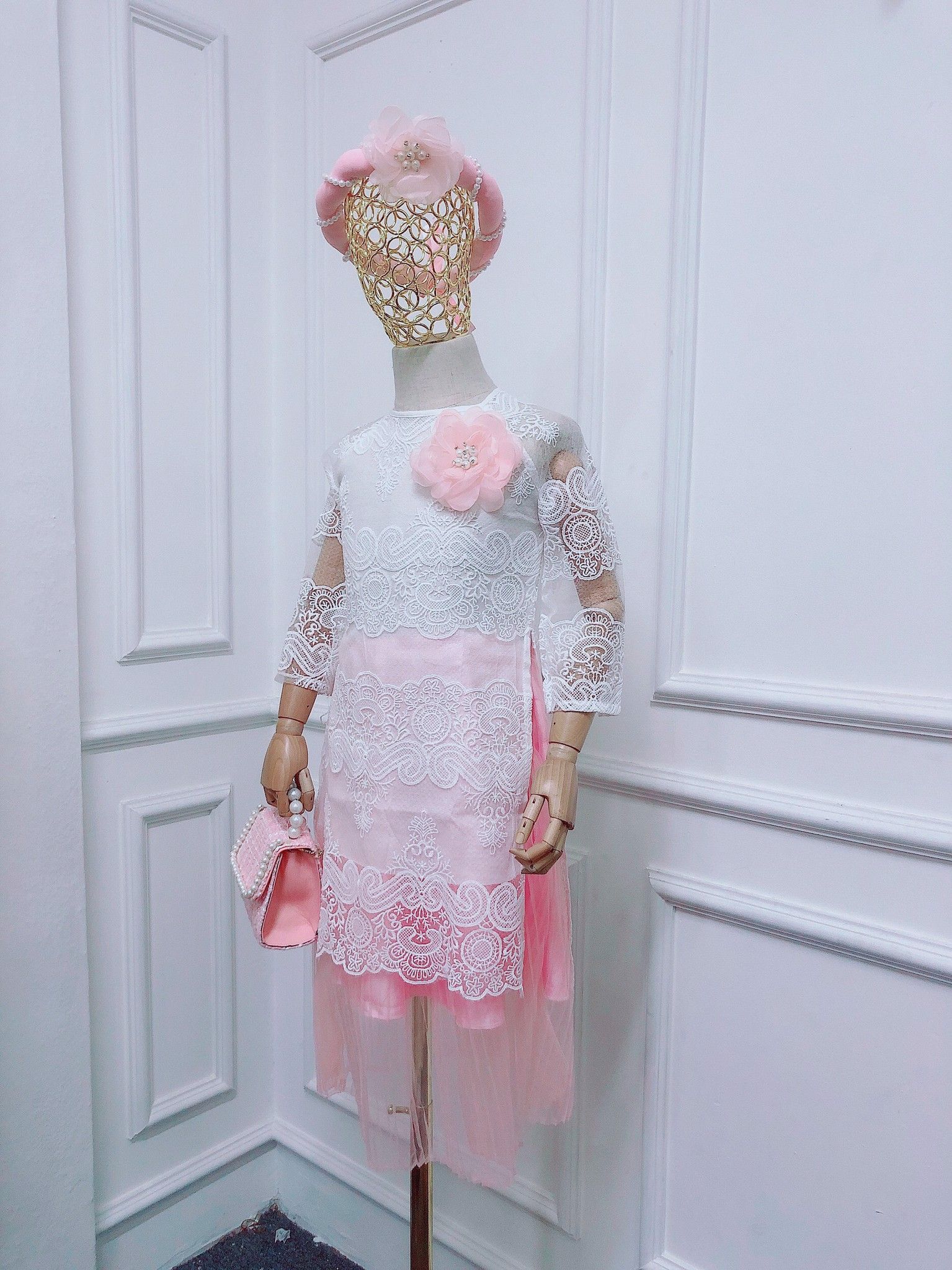 Set áo dài ren ngực đính von hoa + mấn