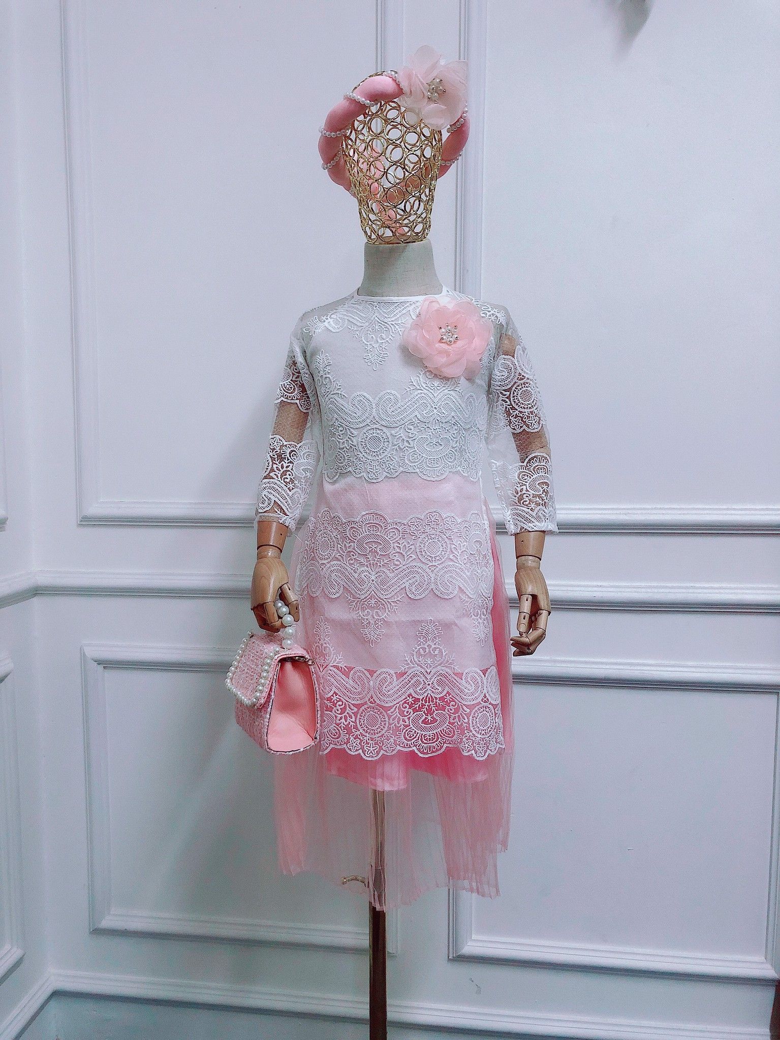 Set áo dài ren ngực đính von hoa + mấn