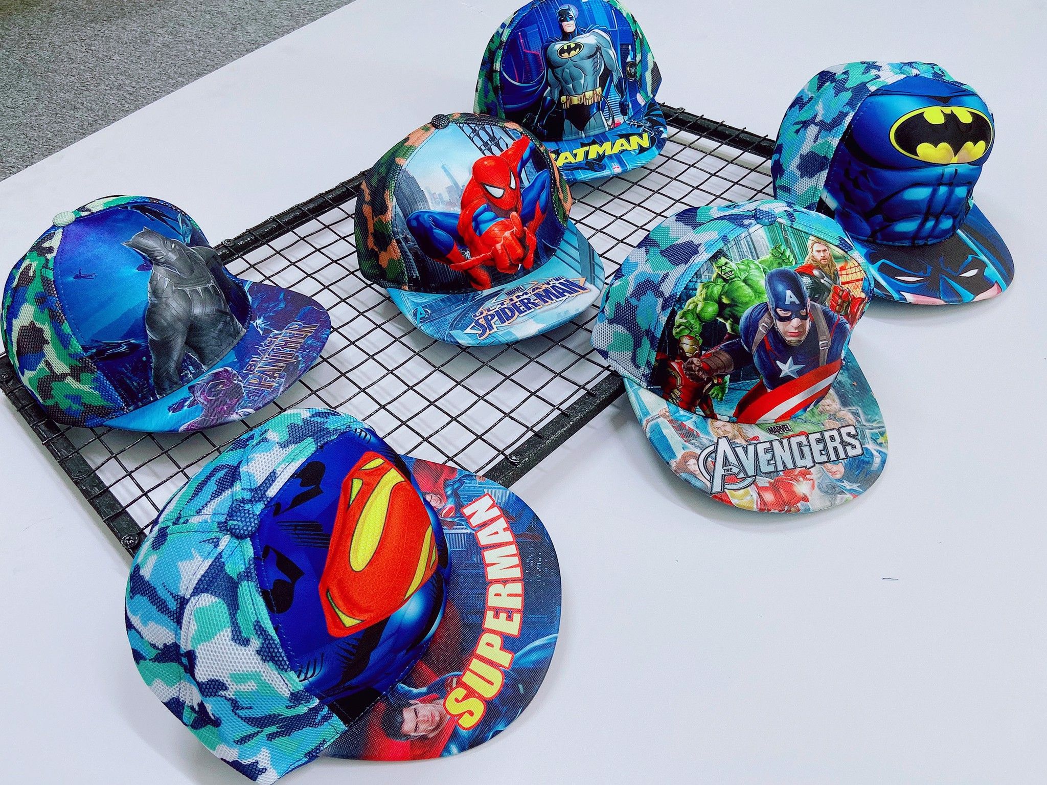 Mũ snapback siêu nhân 3D