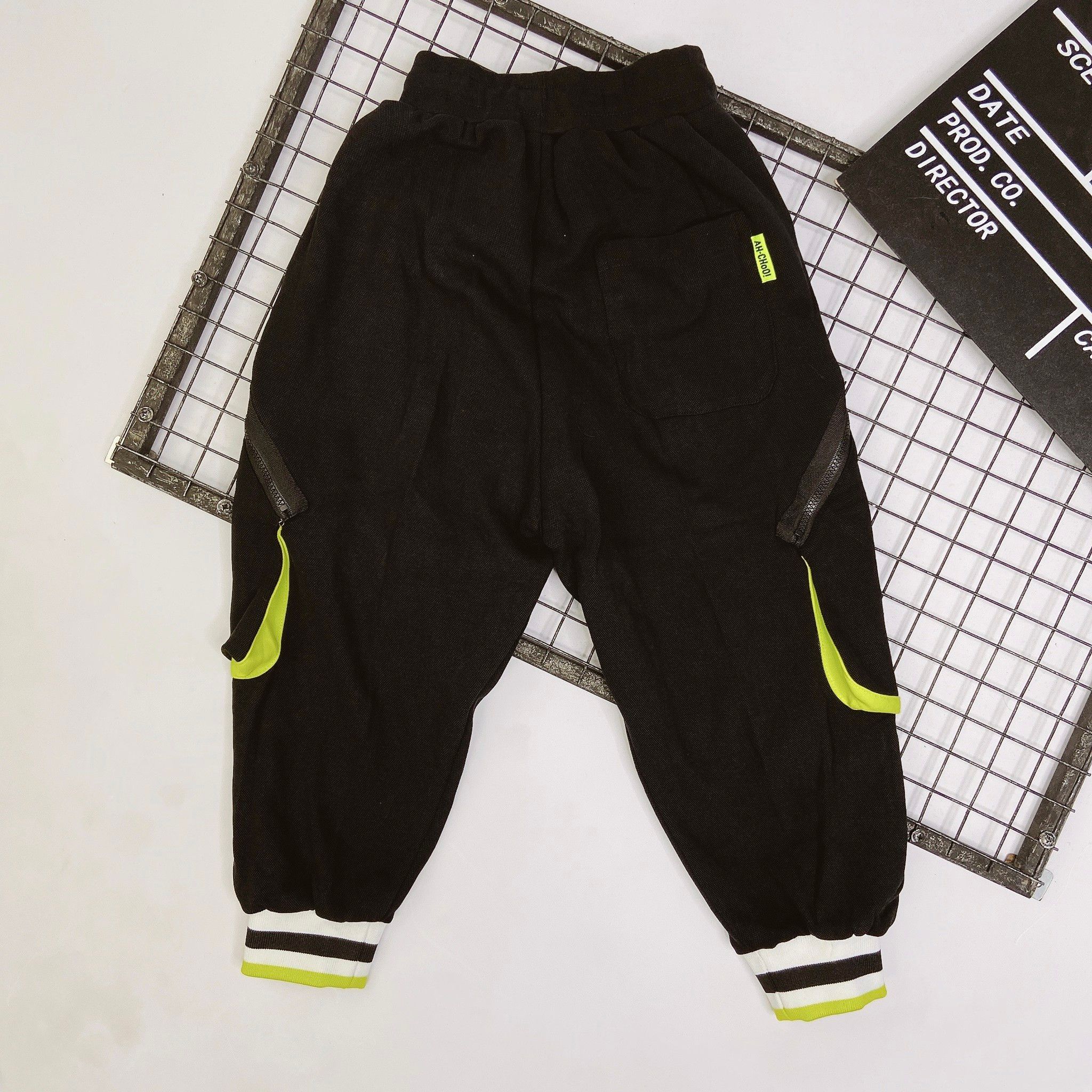Quần bé trai jogger túi nổi ống bo chun màu