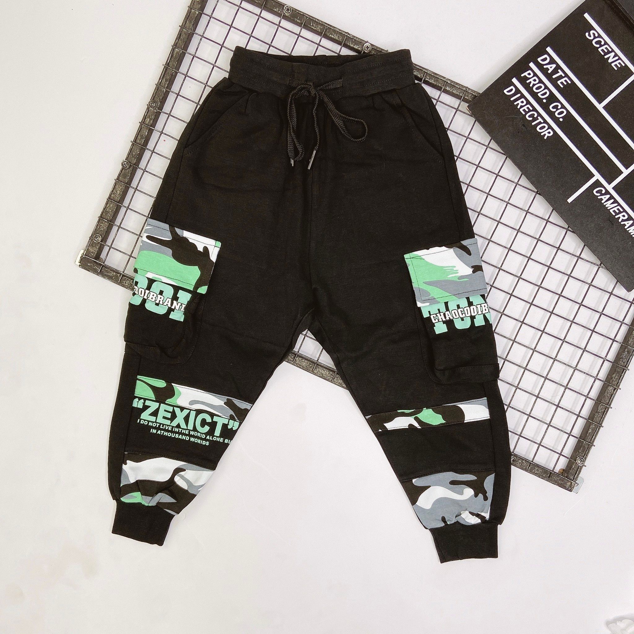 Quần dài jogger trẻ em túi nổi lính