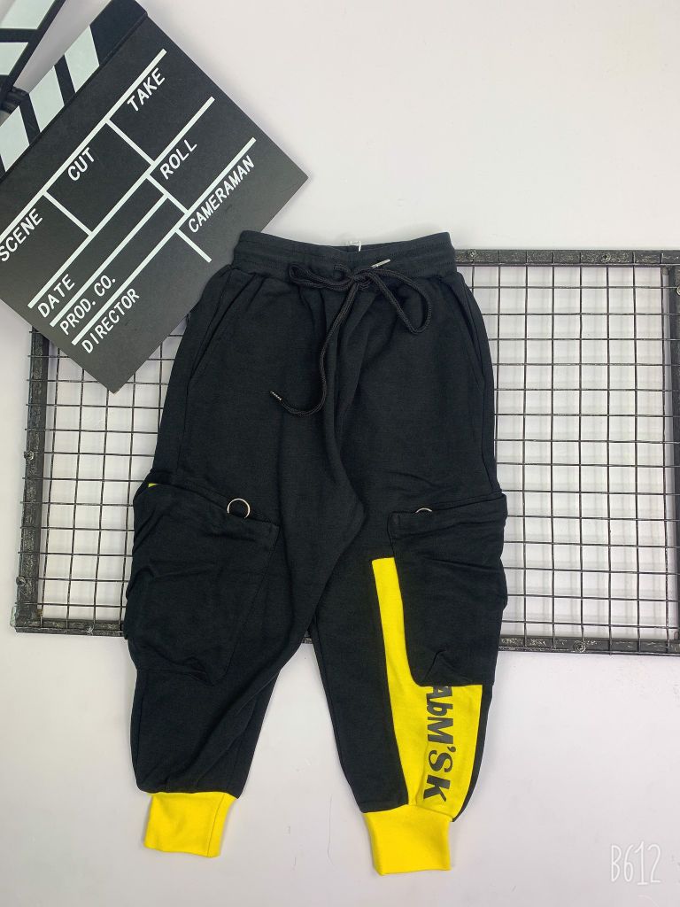 Quần jogger hai túi ẩn khóa kéo trong