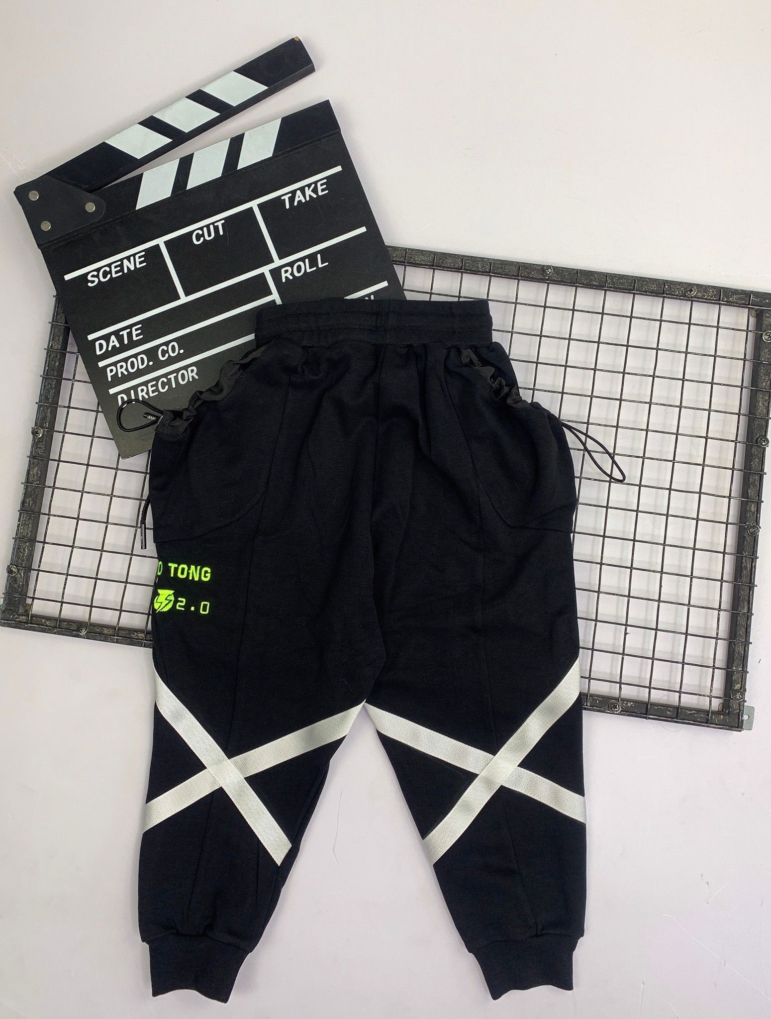 Quần jogger túi rút vếch ngoài
