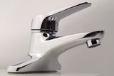 COMBO Bộ vòi sen nóng lạnh đồng mạ Chrome Eurolife EL-LOT01 (Trắng bạc) + Vòi lavabo nóng lạnh 2 chân đồng mạ chrome EL-LOT03 EUROLIFE COMBO EL-LOT0103