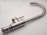 Vòi rửa chén nóng lạnh Inox SUS 304 nguyên khối Eurolife EL-KM09 (Trắng vàng)
