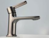  Vòi Lavabo nóng lạnh Đồng mạ tĩnh nhiệt màu xám Eurolife EL-GRAY 02. Màu mới sang trọng, bắt mắt, phù hợp cho nhiều thiết kế phòng tắm. 