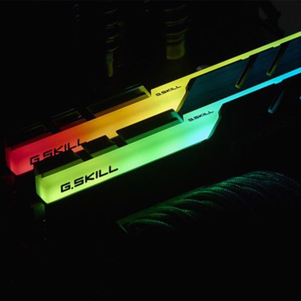 RAM DDR4 8GB GSKILL TRIDENTZ RGB 3000Mhz CAT 16 NEW
