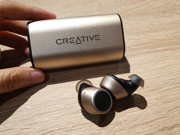 TAI NGHE CREATIVE OUTLIER GOLD BLUETOOTH 5.0