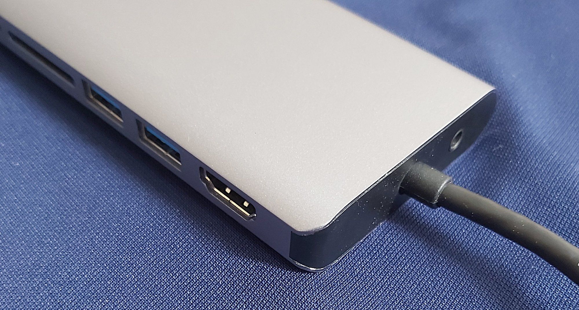 Cáp chuyển tín hiệu Usb Type-c (Thunderbolt 3) ra 8 cổng HDMI/ VGA/ Ethernet/ 3.5mm/ PD/ USB 3.0/ SD