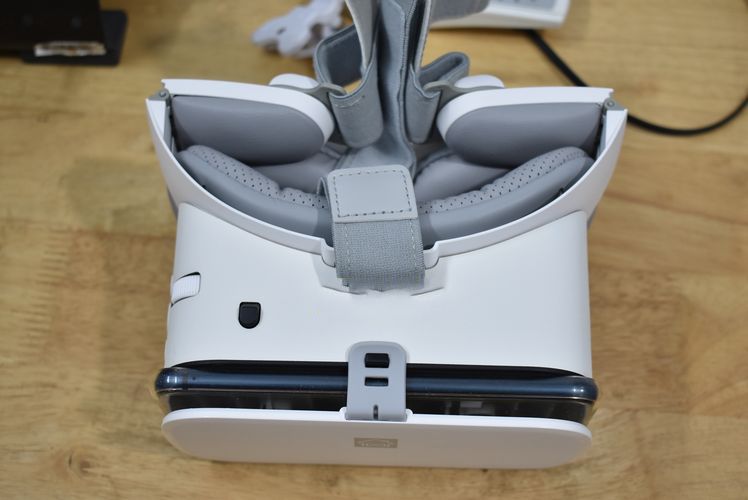 Kính 3D 3D BoboVR Z6 - tai nghe bluetooth (màn hình 6.5inch)