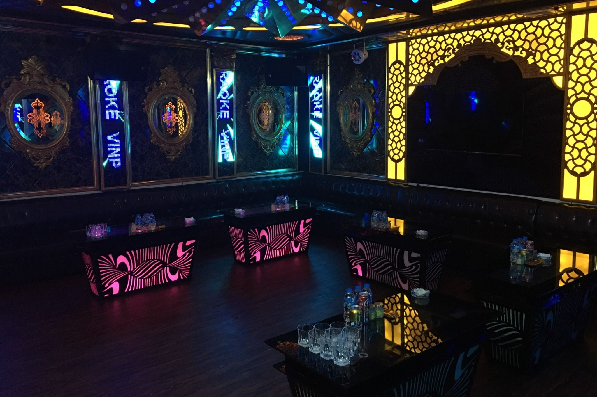 Karaoke Win Pearl Club - 15A Nguyễn Văn Lộc