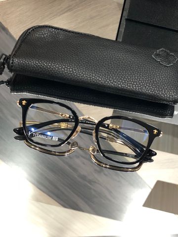  Gọng Kính Titanium Chrome Hearts Strapadictome 