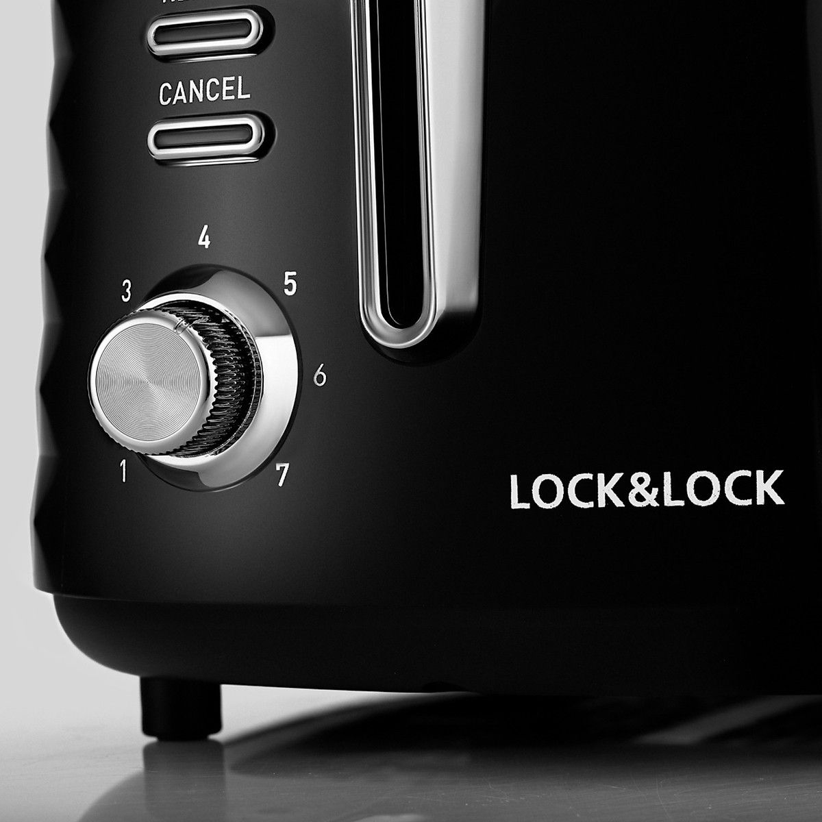  Máy nướng bánh mì Lock&Lock EJB222BLK 
