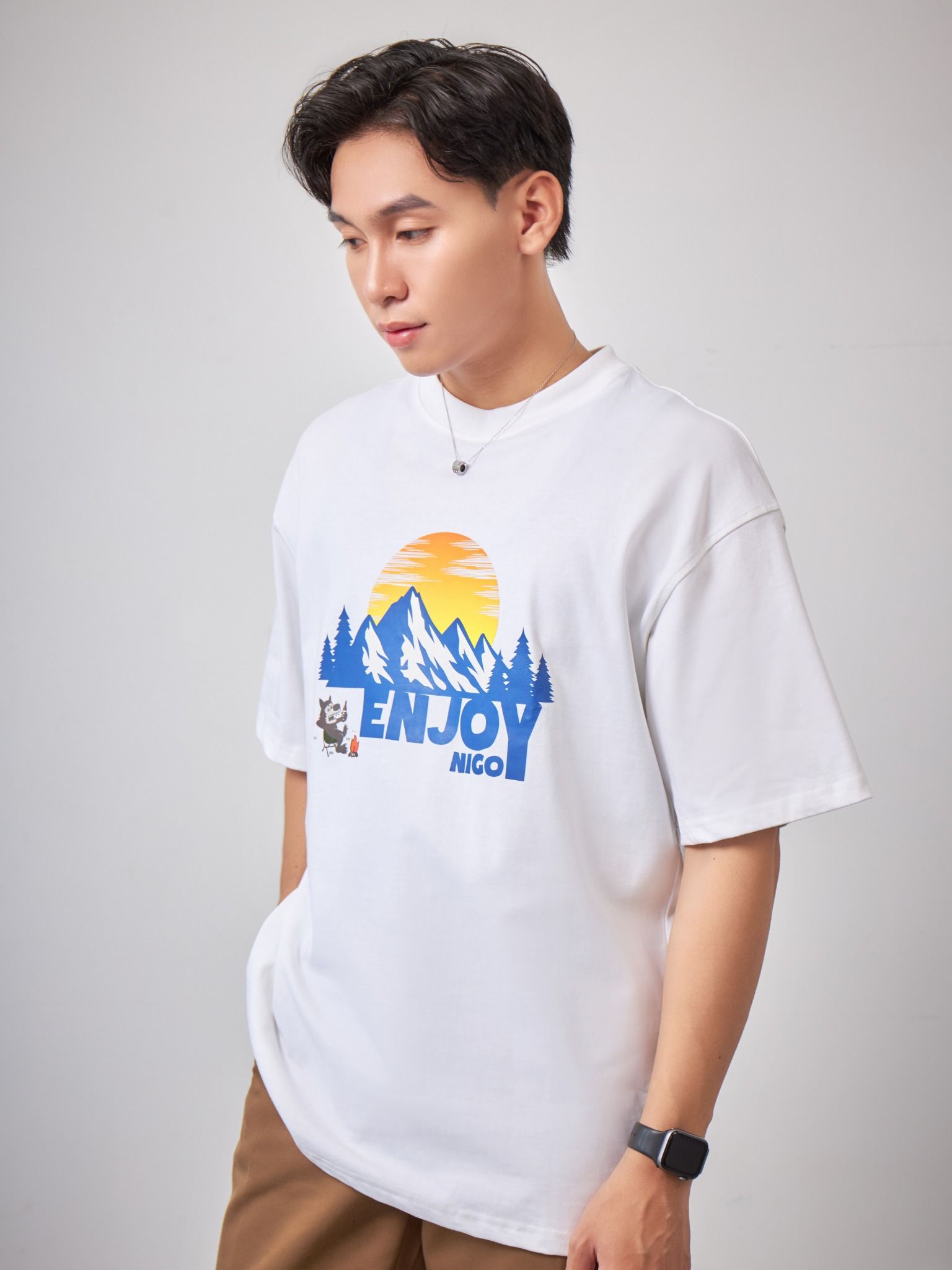 Áo thun over enjoy white