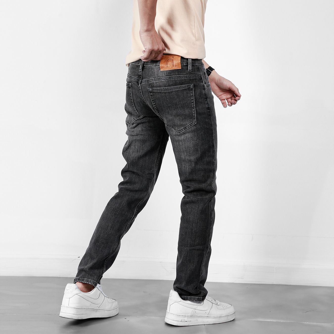  Quần jean regular fit xám đậm trơn 77 