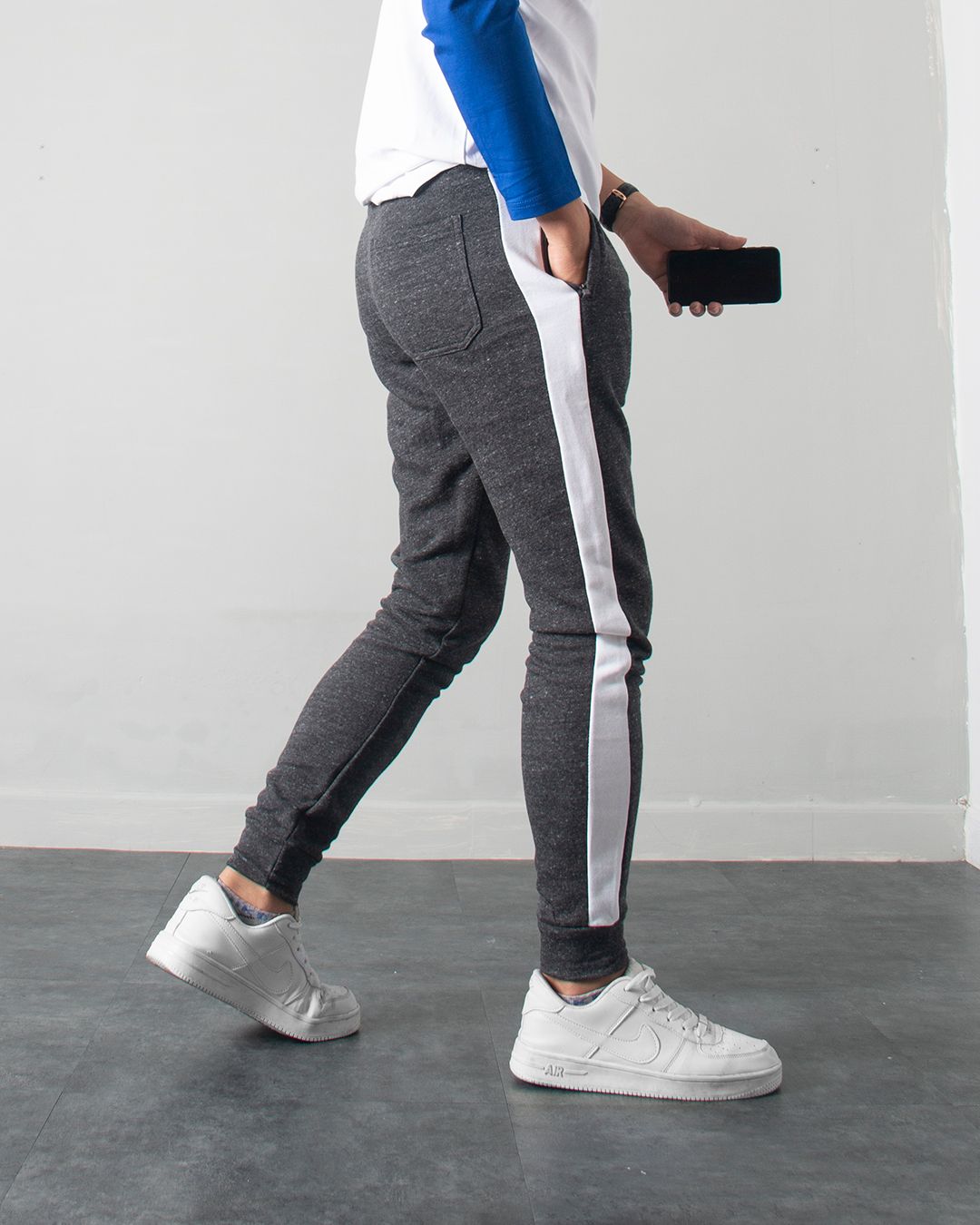  Jogger xám đậm line trắng 