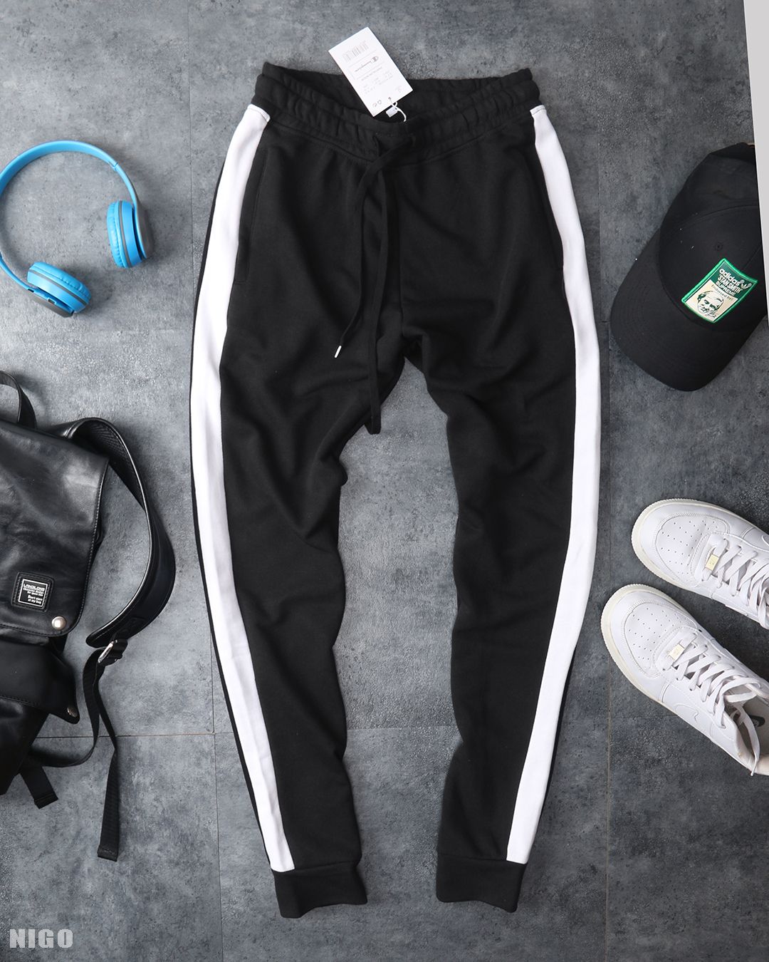 Quần jogger đen line trắng