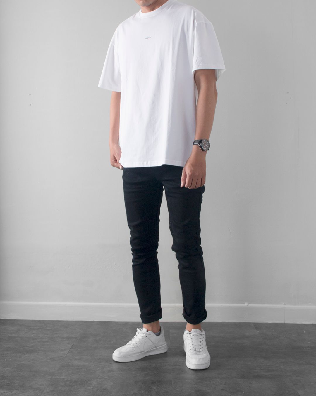Tee whit over s1 godilo