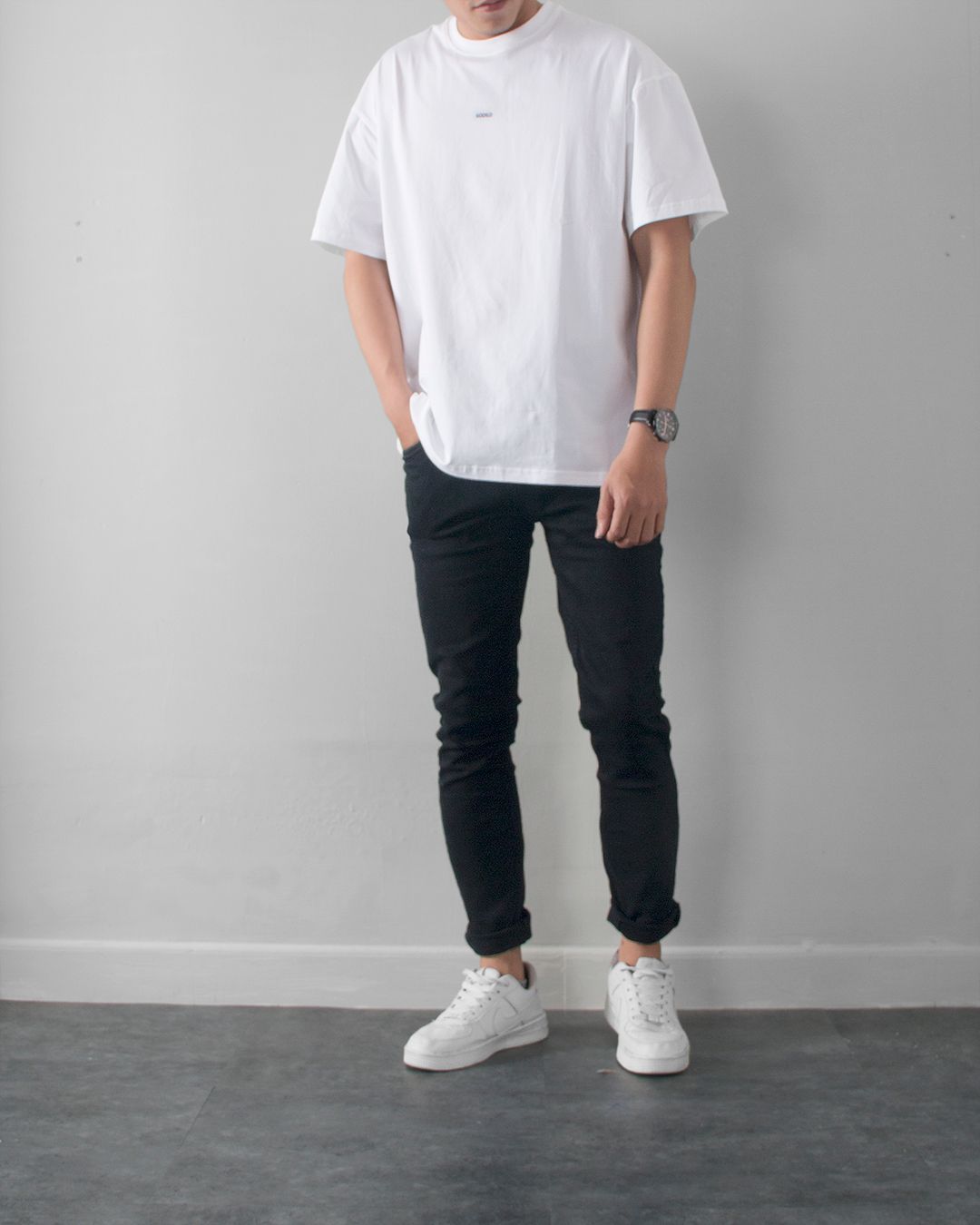 Tee whit over s1 godilo