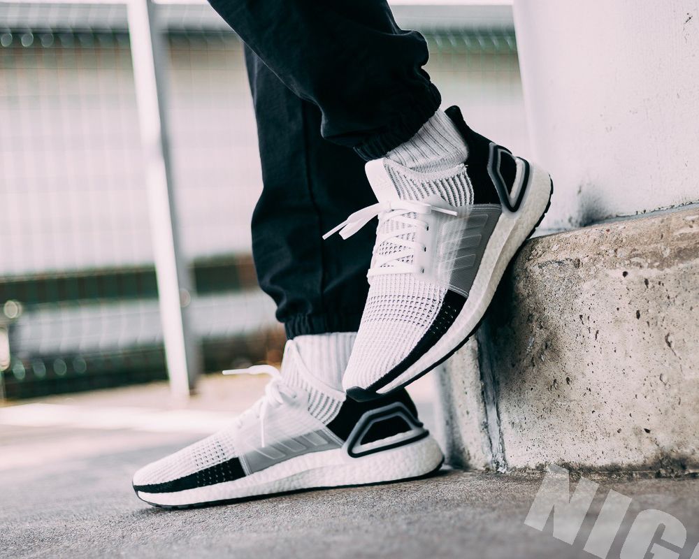 giày ultraboost 2019
