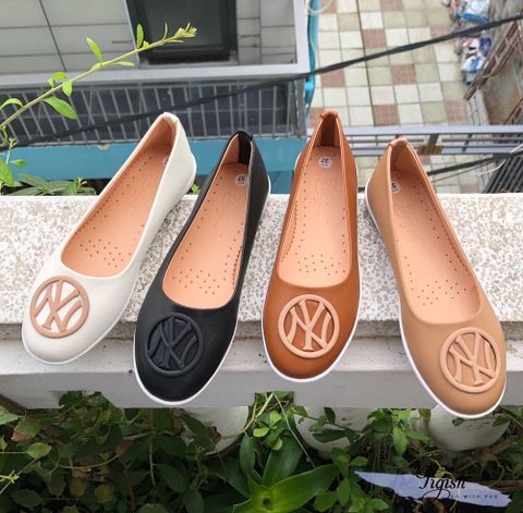  Giày Slip on nữ đế trắng phối khoá NY - MS: SL-56001 