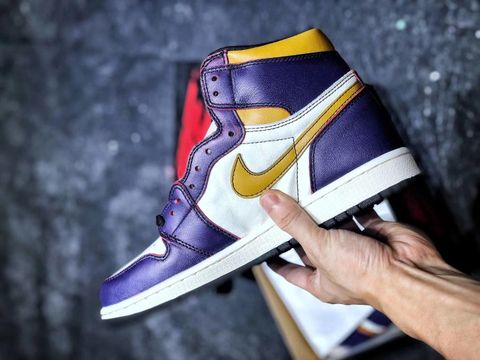  Nike SB x Air Jordan 1 