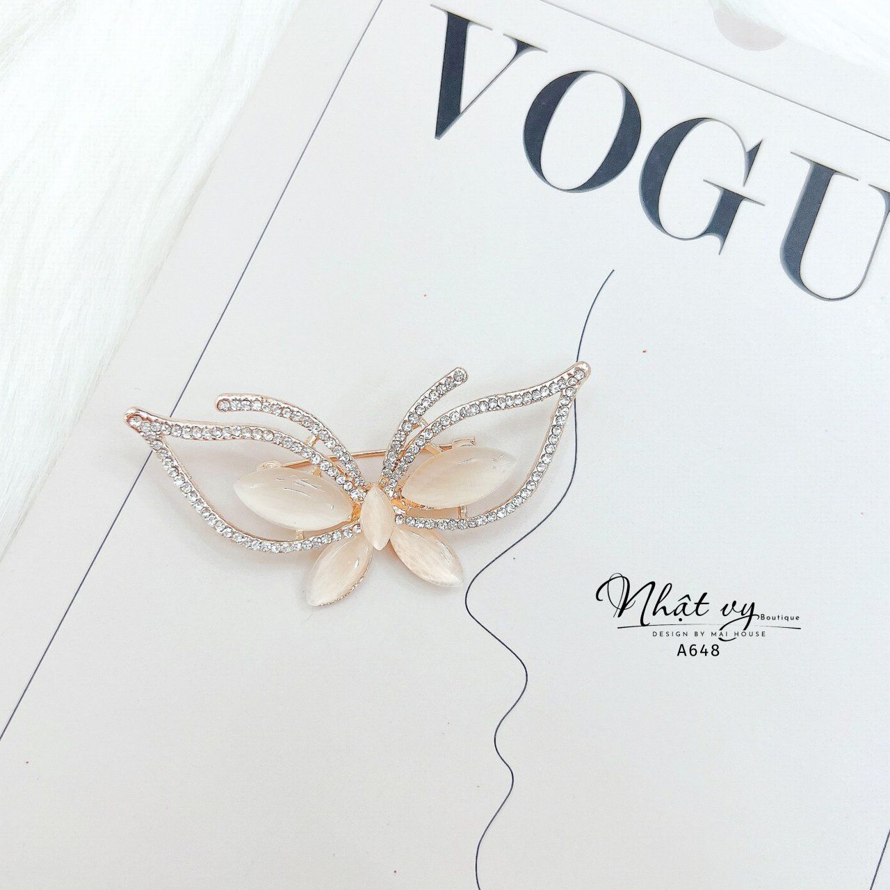 Cài áo con bướm đính đá - A648