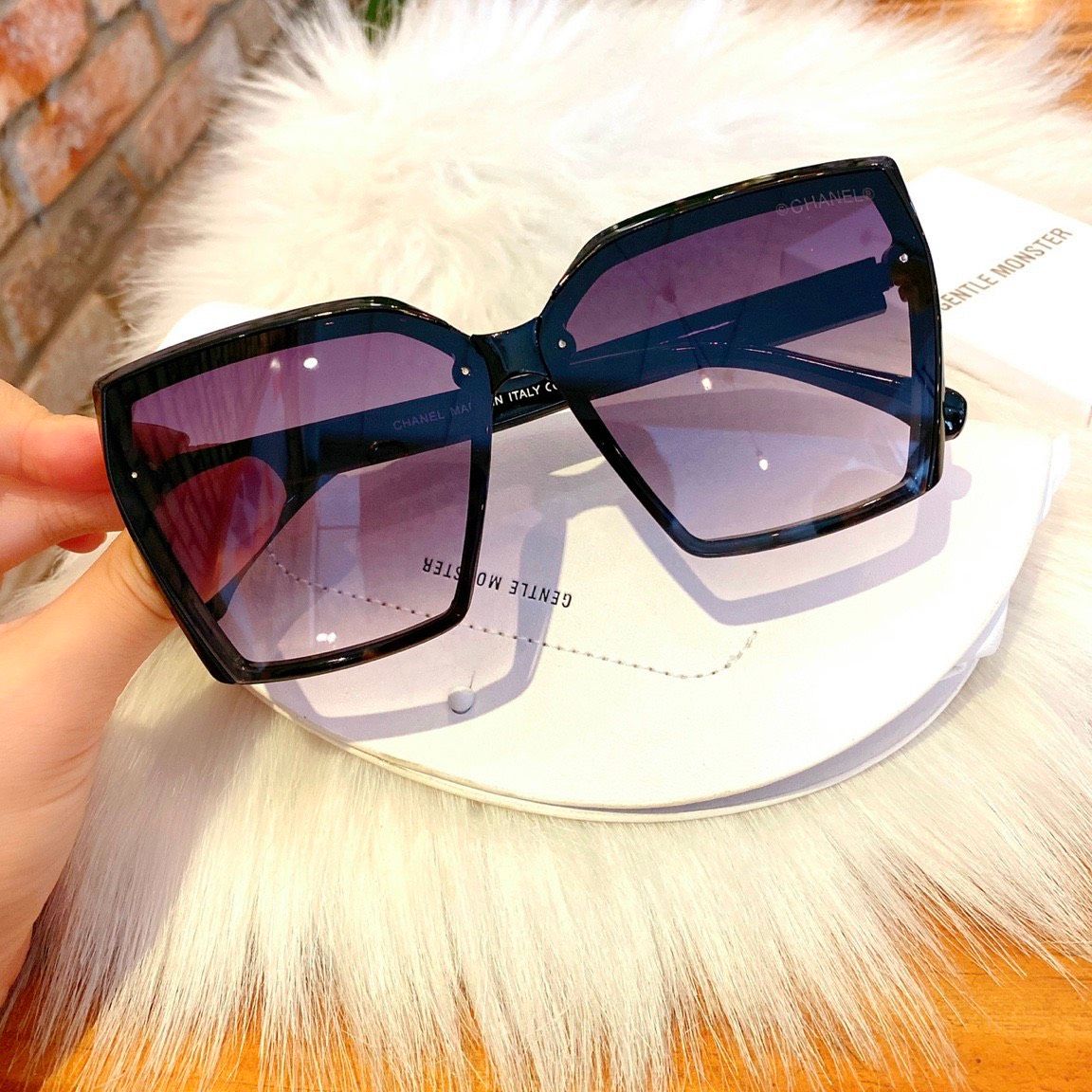 Kính vuông bảng to - K257