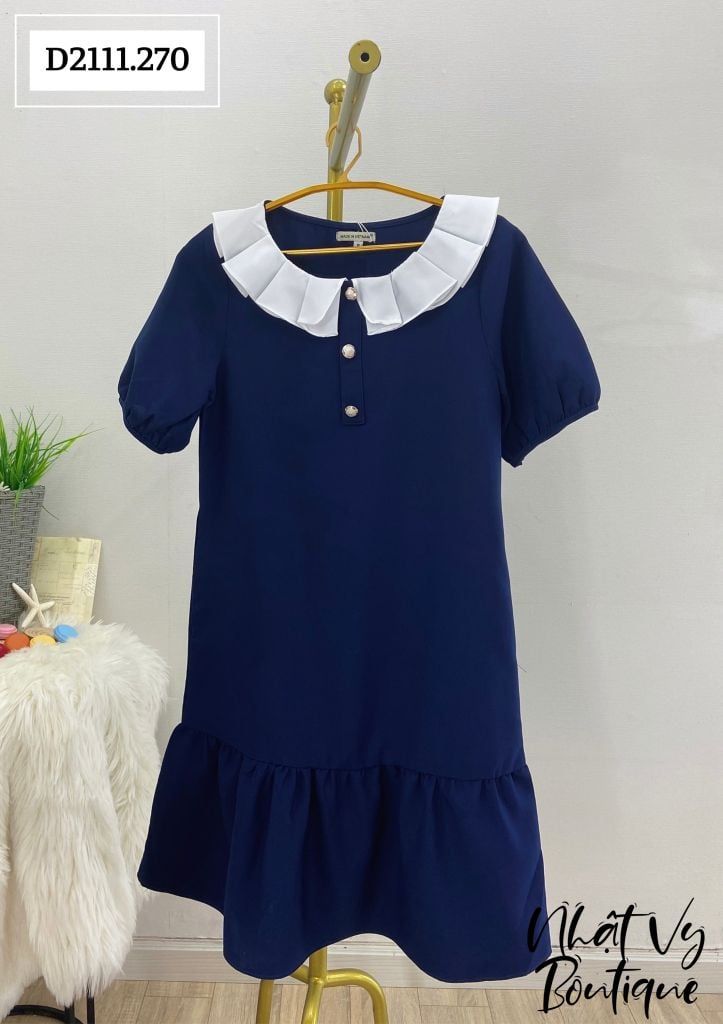 Đầm suông cổ bèo xếp ly cài nút - D2111