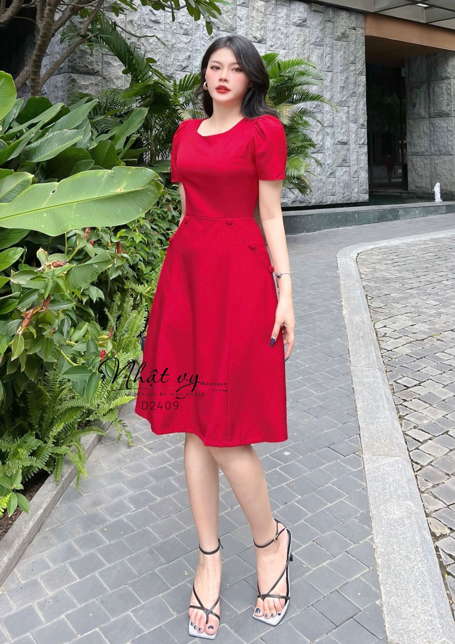 Đầm cổ tròn tay lửng phối cúc bọc - D2409
