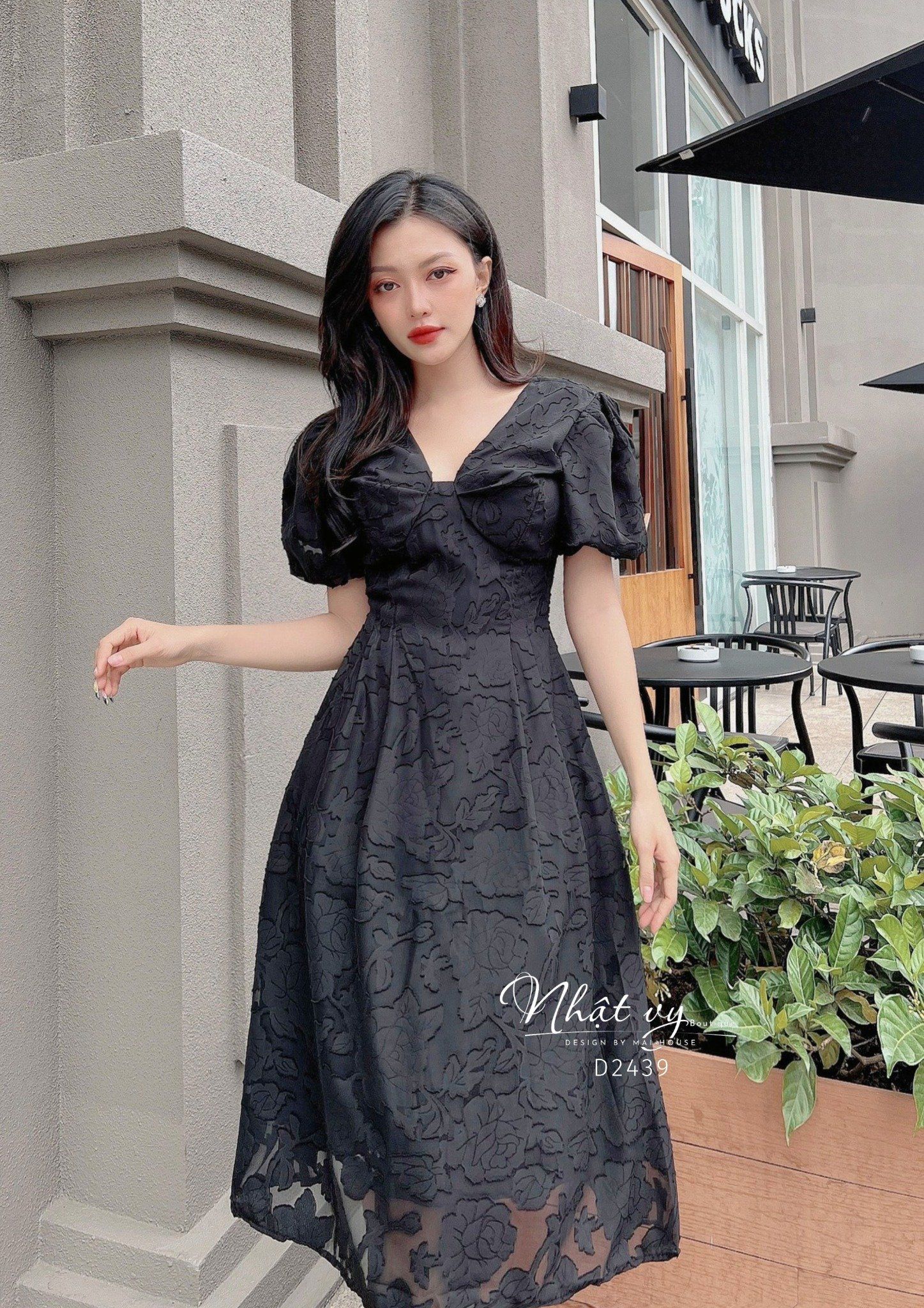 Đầm hoa tay phồng thiết kế cổ V tôn dáng - D2439