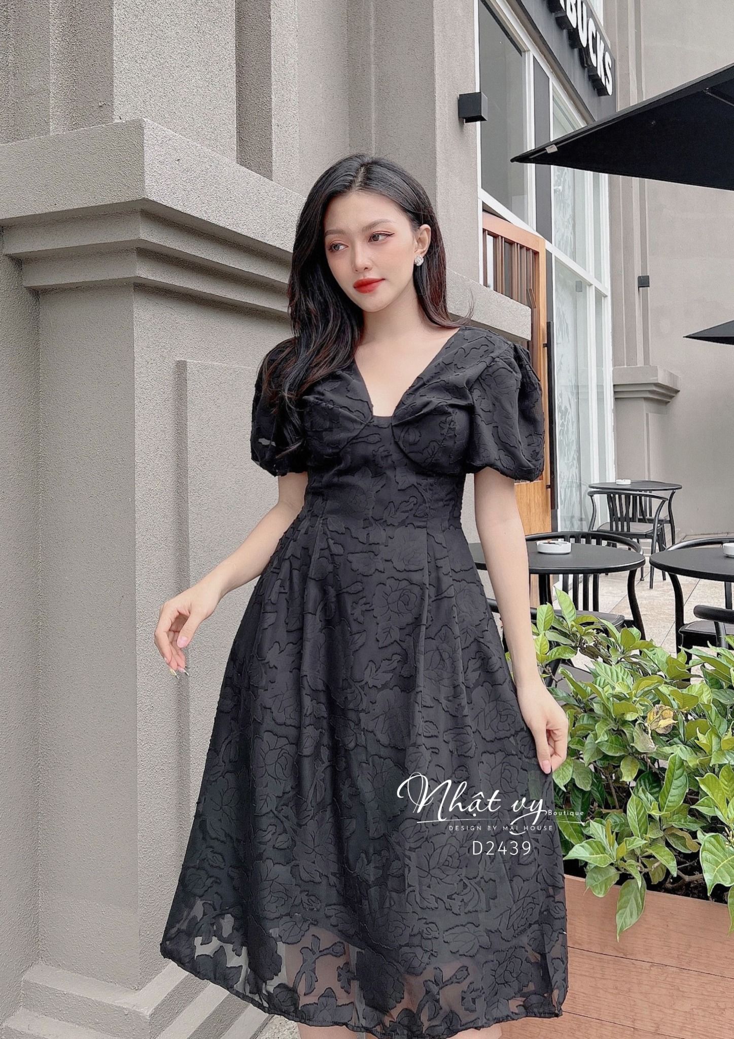 Đầm hoa tay phồng thiết kế cổ V tôn dáng - D2439