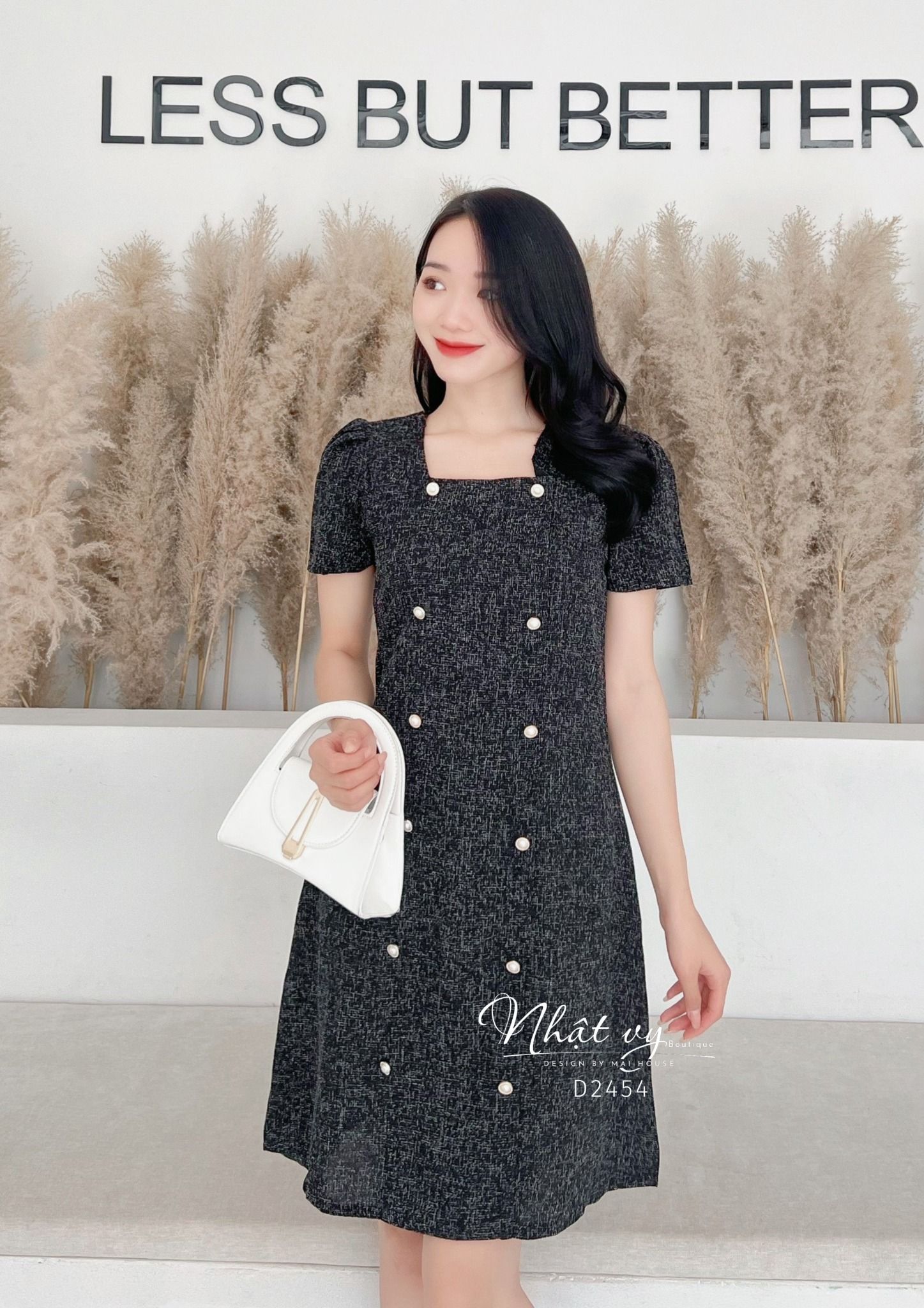 Đầm dáng suông cổ vuông đính cúc giả - D2454