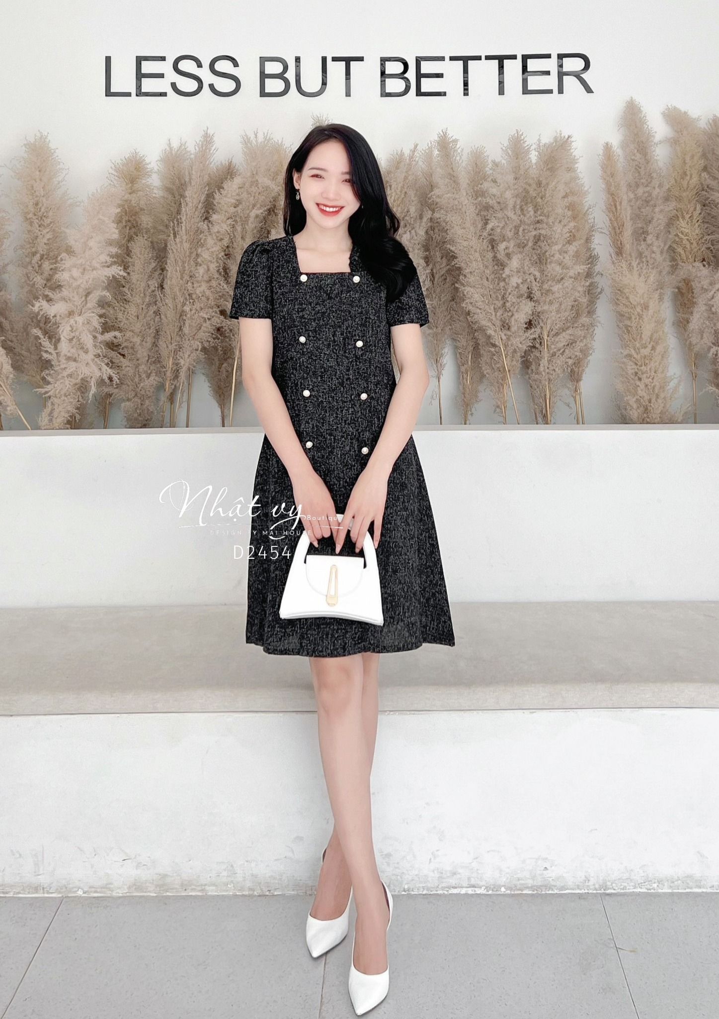 Đầm dáng suông cổ vuông đính cúc giả - D2454